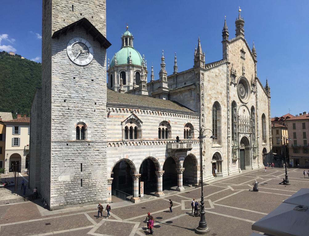 Ancient Courtyard Bonanomi In Como Historic Centre Exteriör bild